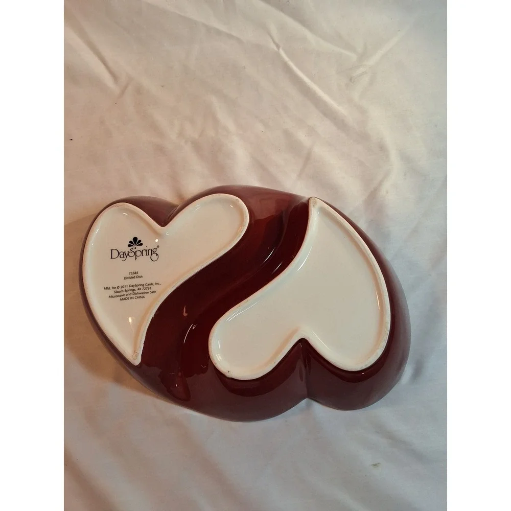 DaySpring Red Ceramic Divided Heart Dish Messiah Saviour Scripture‎ 73585 2011